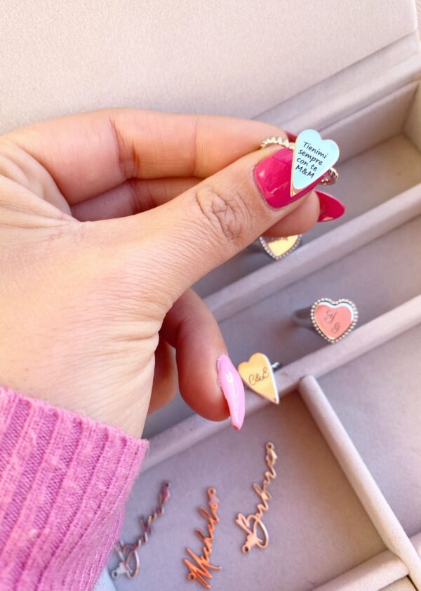 Anello cuore a punta